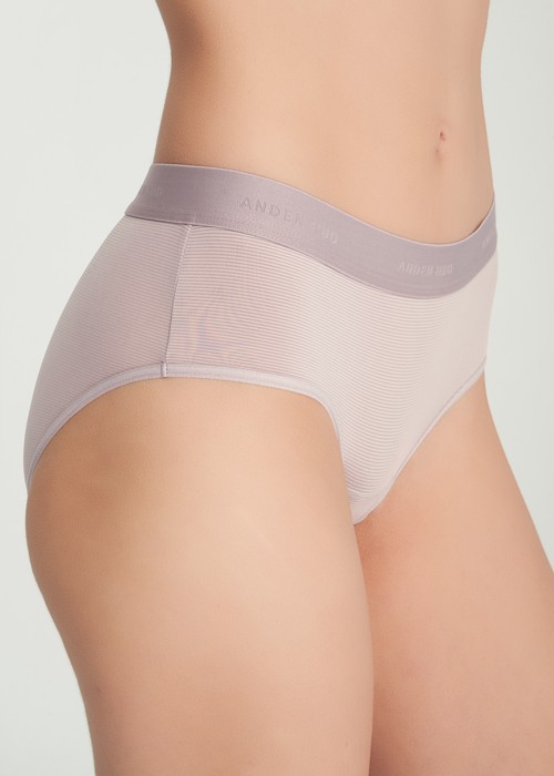 冰絲涼感抗菌．寬版緊帶中腰三角內褲（雲灰紫）