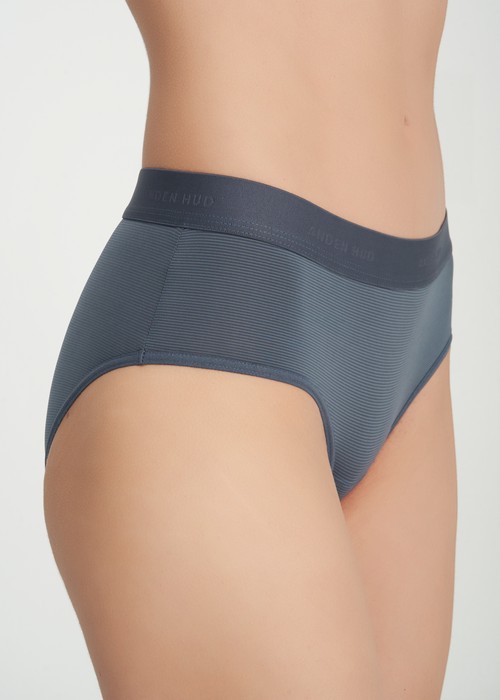 冰絲涼感抗菌．寬版緊帶中腰三角內褲（冰川藍）