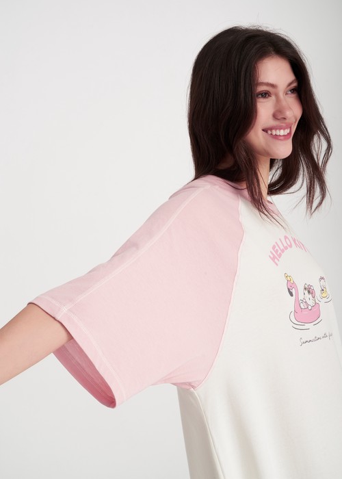 連身_Hello Kitty系列．拉格蘭飾線五分袖睡衣(黑色-曬黑)