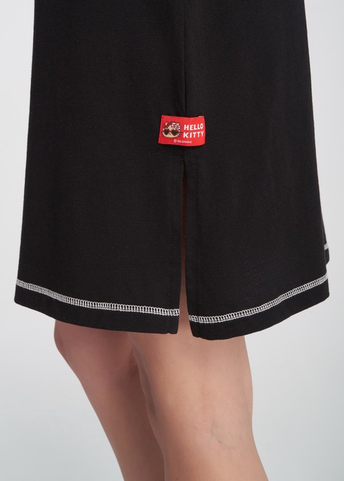 連身_Hello Kitty系列．拉格蘭飾線五分袖睡衣(黑色-曬黑)