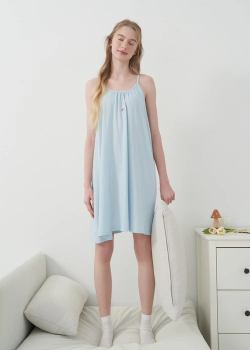 連身_愛麗絲系列．吸濕排汗蝴蝶結肩帶睡衣(夢幻藍-刺繡小牡蠣)