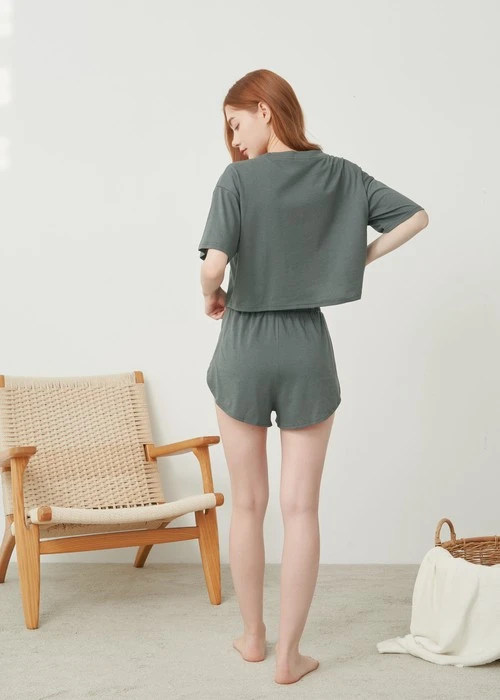 下身_Soft Clouds．吸濕排汗褲脇大叉居家短褲(風暴灰)