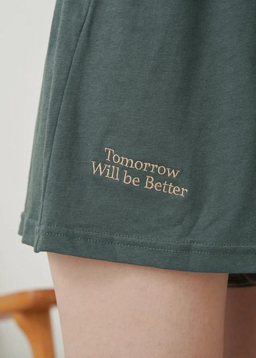 下身_Soft Clouds．吸濕排汗緊帶居家短褲(風暴灰-刺繡明天更好)