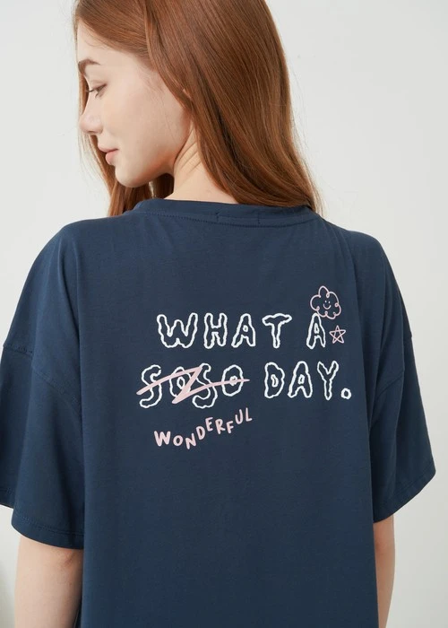 連身_Soft Clouds．圓領不收邊短袖睡衣(星系藍-刺繡雲朵)