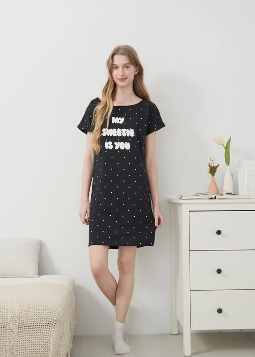 連身_Lazy Day．莫代爾棉微平口肩居家反摺短袖睡衣（黑色波點-小甜心）