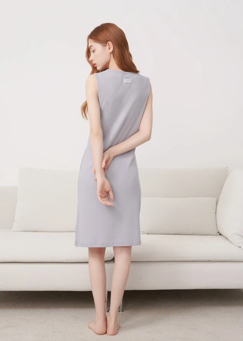 連身_Soft Clouds．無袖開叉居家睡衣(鳶尾紫)