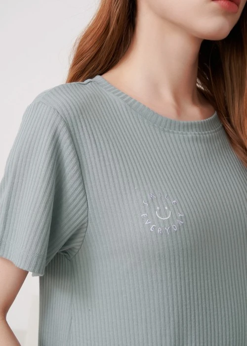 連身_Soft Clouds．吸濕排汗A-Line短袖口袋睡衣(鐵灰綠-刺繡微笑)
