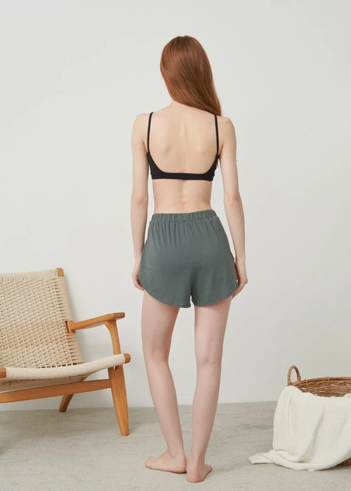 下身_Soft Clouds．吸濕排汗褲脇大叉居家短褲(風暴灰)