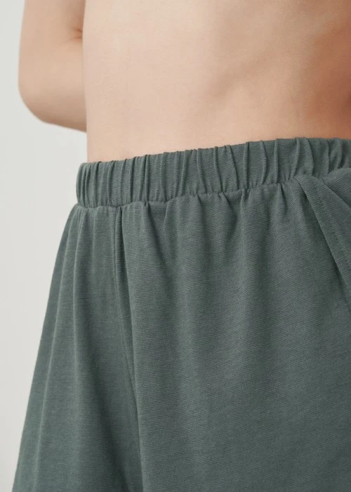 下身_Soft Clouds．吸濕排汗褲脇大叉居家短褲(風暴灰)