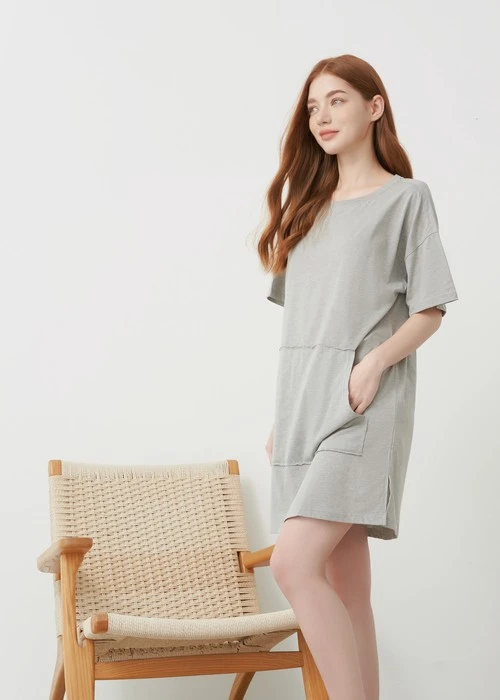 連身_Soft Clouds．圓領不收邊短袖睡衣(星系藍-刺繡雲朵)