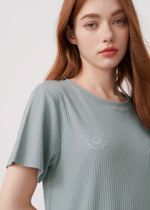 連身_Soft Clouds．吸濕排汗A-Line短袖口袋睡衣（鐵灰綠-刺繡微笑）