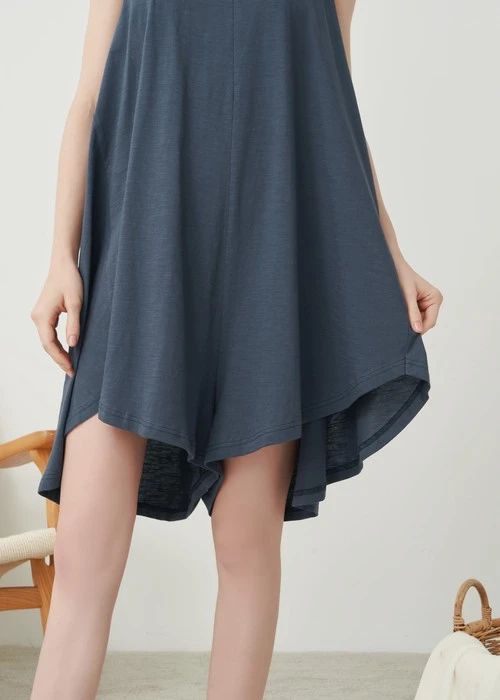 連身_Soft Clouds．純棉後綁帶寬鬆肩帶連身褲(隱夜藍)