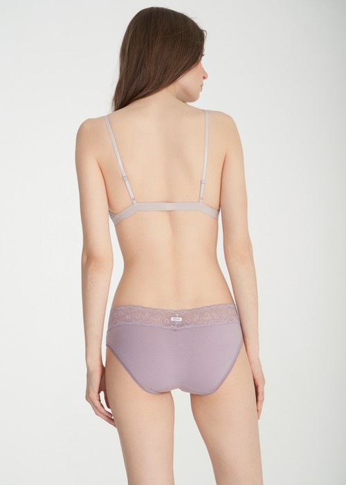 經典純色．V蕾絲低腰三角內褲(花神紫)