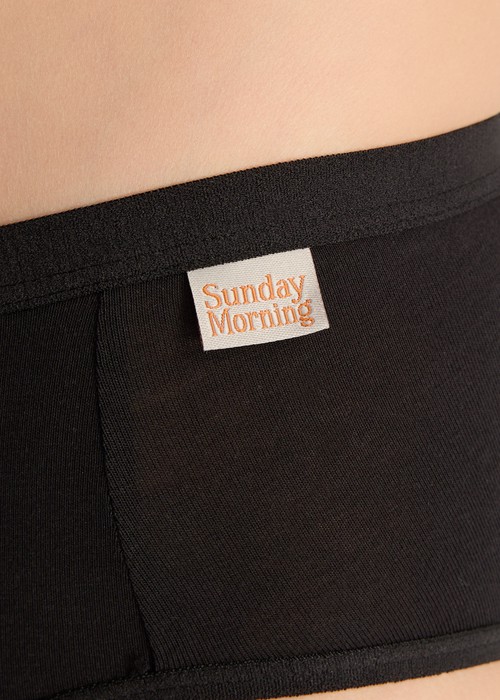 Sunday Morning．中腰三角內褲(復古卡其-刺繡咖啡)