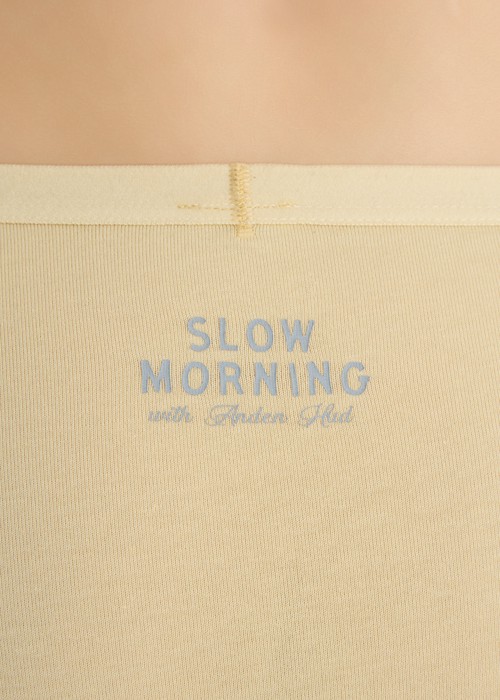 Sunday Morning．中腰三角內褲(復古卡其-刺繡咖啡)