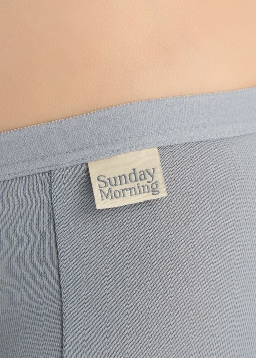 Sunday Morning．中腰三角內褲(復古卡其-刺繡咖啡)
