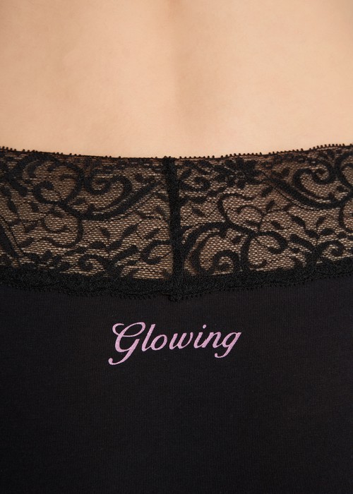 Girl Club．V蕾絲中腰三角內褲（黑-Glowing）