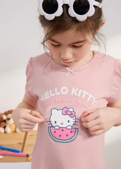兒童連身_Hello Kitty系列．圓領公主短袖睡衣（蜜桃粉-愛心西瓜）