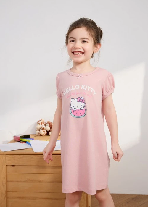 兒童連身_Hello Kitty系列．圓領公主短袖睡衣(蜜桃粉-愛心西瓜)