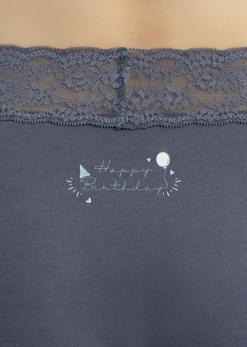 Anniversary．窄版V蕾絲高腰三角內褲(桔梗藍-生日快樂)