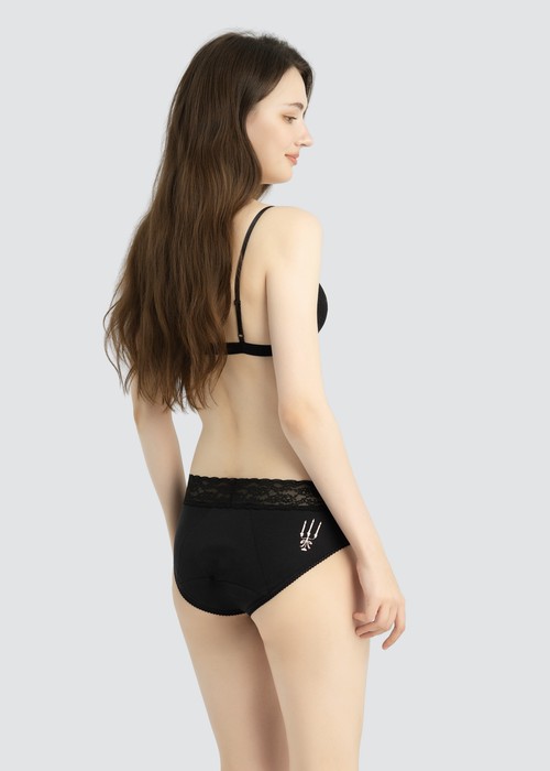 Special Day．Mid Rise Cotton Lace Waist Period Brief Panty(Black)